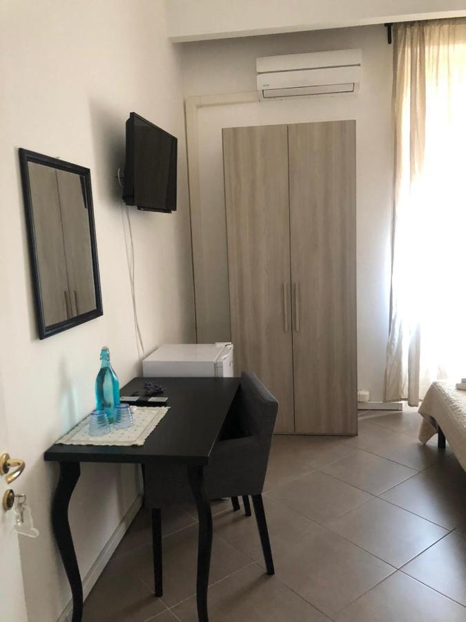 B&B Piazza Dante Nuoro Нуоро Экстерьер фото