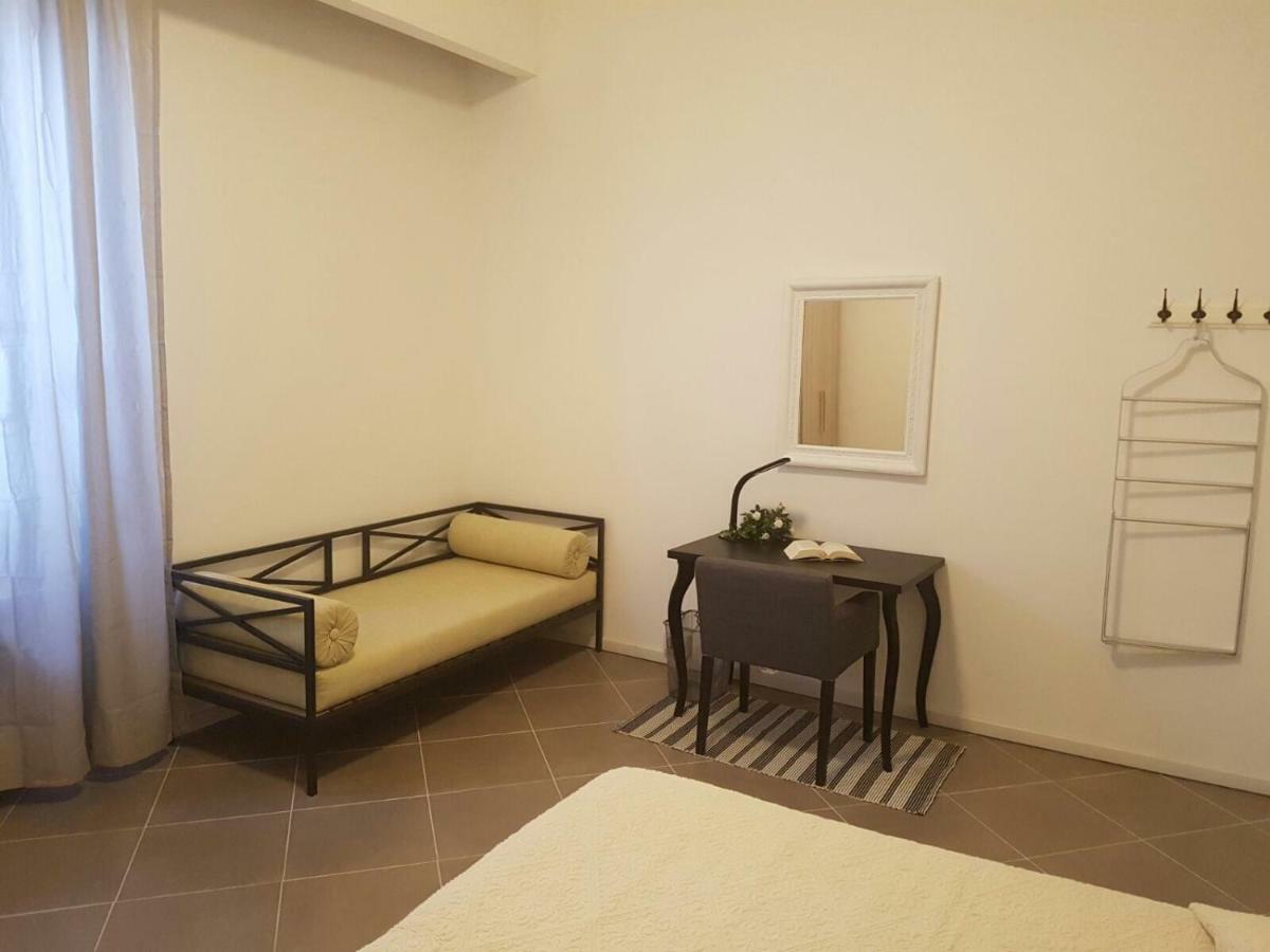 B&B Piazza Dante Nuoro Нуоро Экстерьер фото
